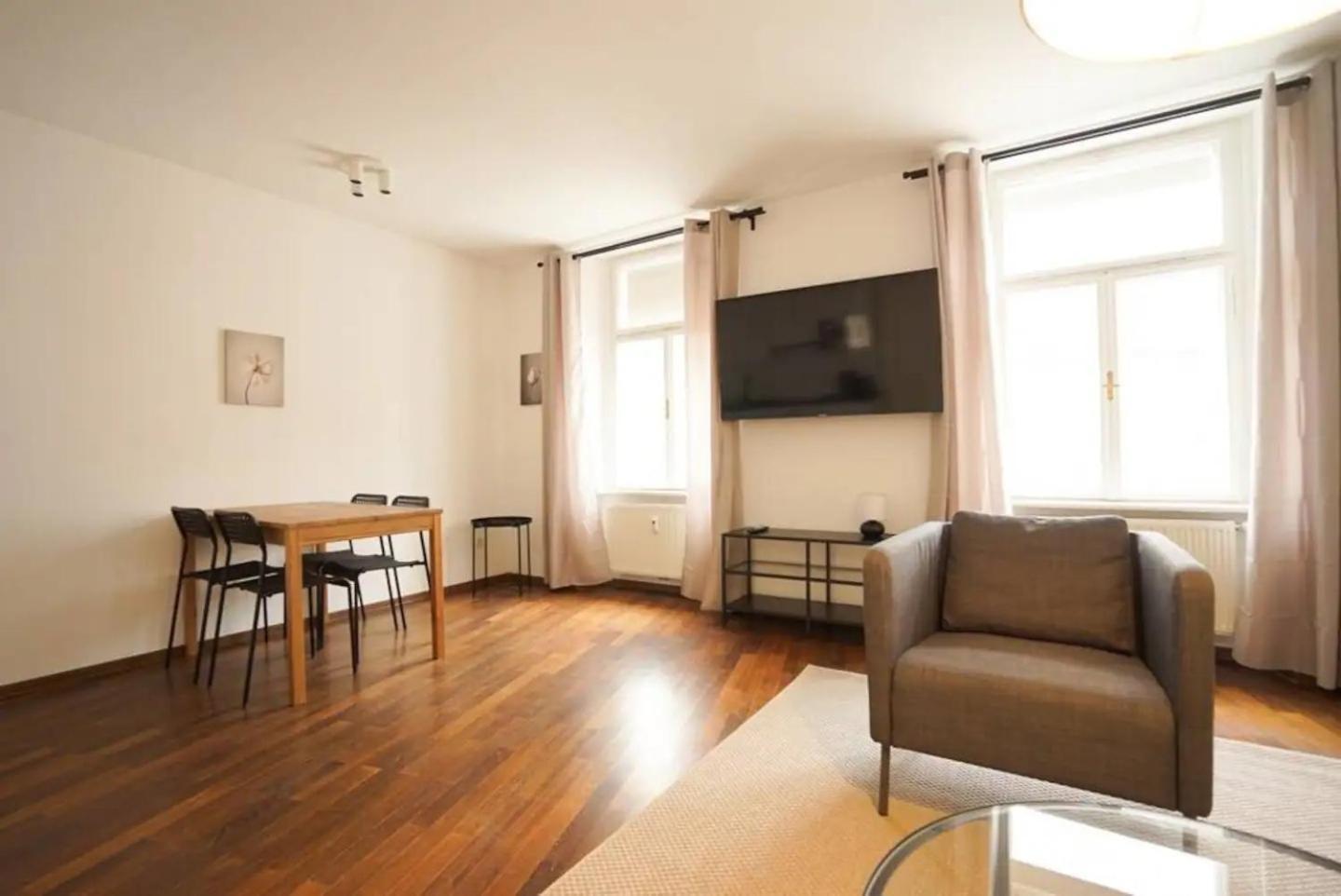 默德林Authentic Austrian Flat In The South Of Vienna公寓 外观 照片