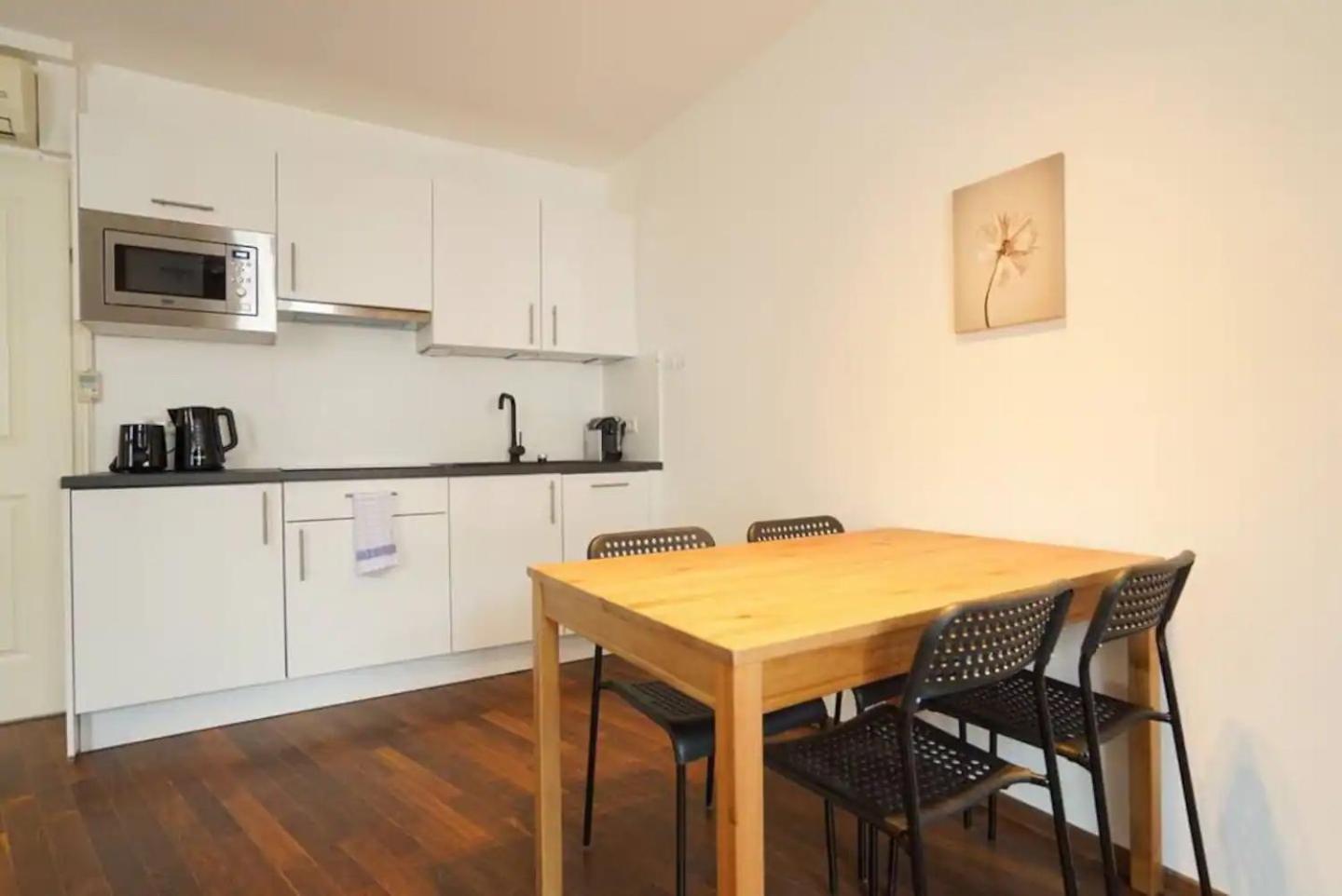 默德林Authentic Austrian Flat In The South Of Vienna公寓 外观 照片