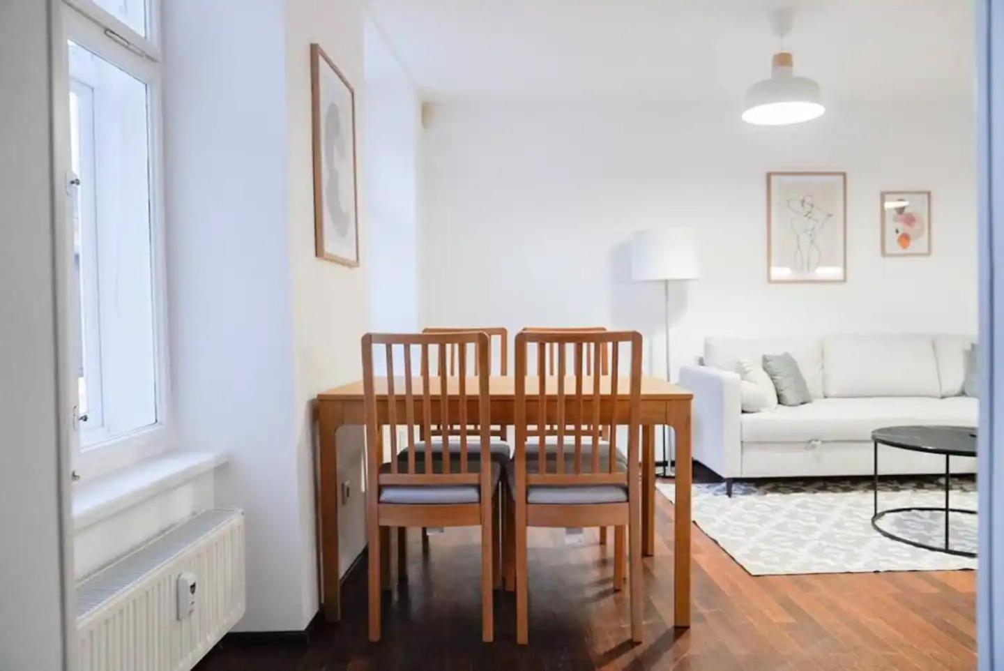 默德林Authentic Austrian Flat In The South Of Vienna公寓 外观 照片