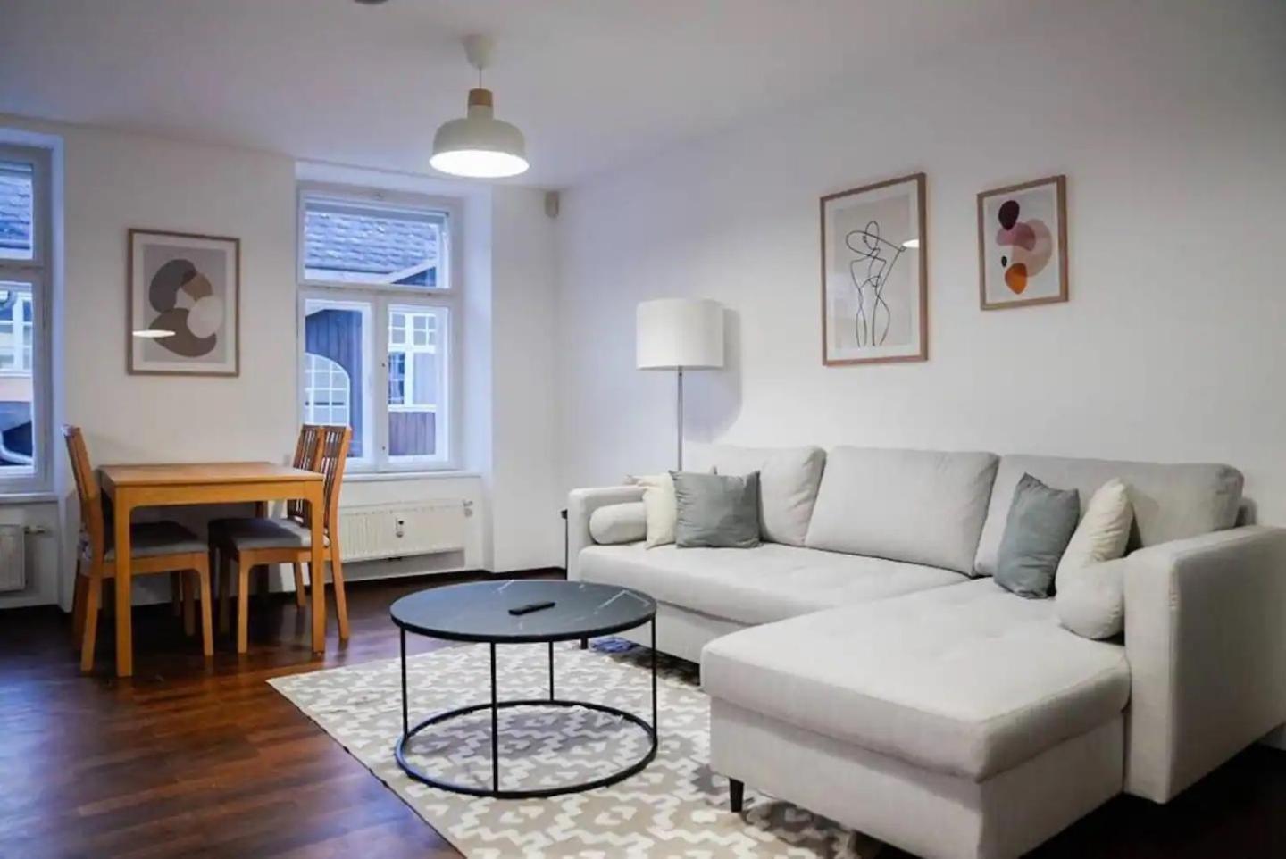 默德林Authentic Austrian Flat In The South Of Vienna公寓 外观 照片