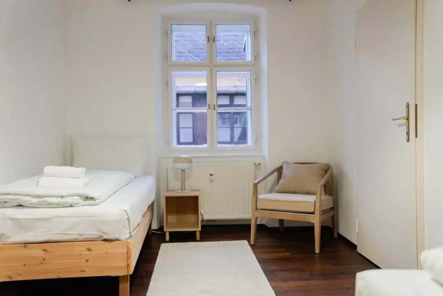 默德林Authentic Austrian Flat In The South Of Vienna公寓 外观 照片