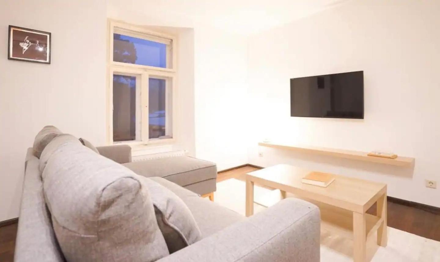 默德林Authentic Austrian Flat In The South Of Vienna公寓 外观 照片