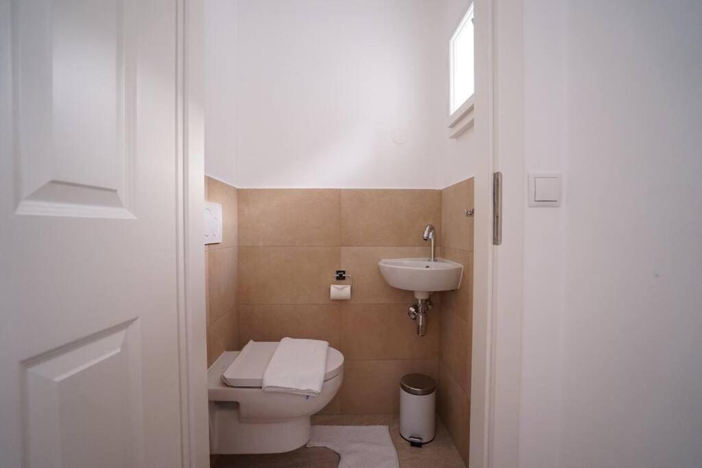 默德林Authentic Austrian Flat In The South Of Vienna公寓 外观 照片